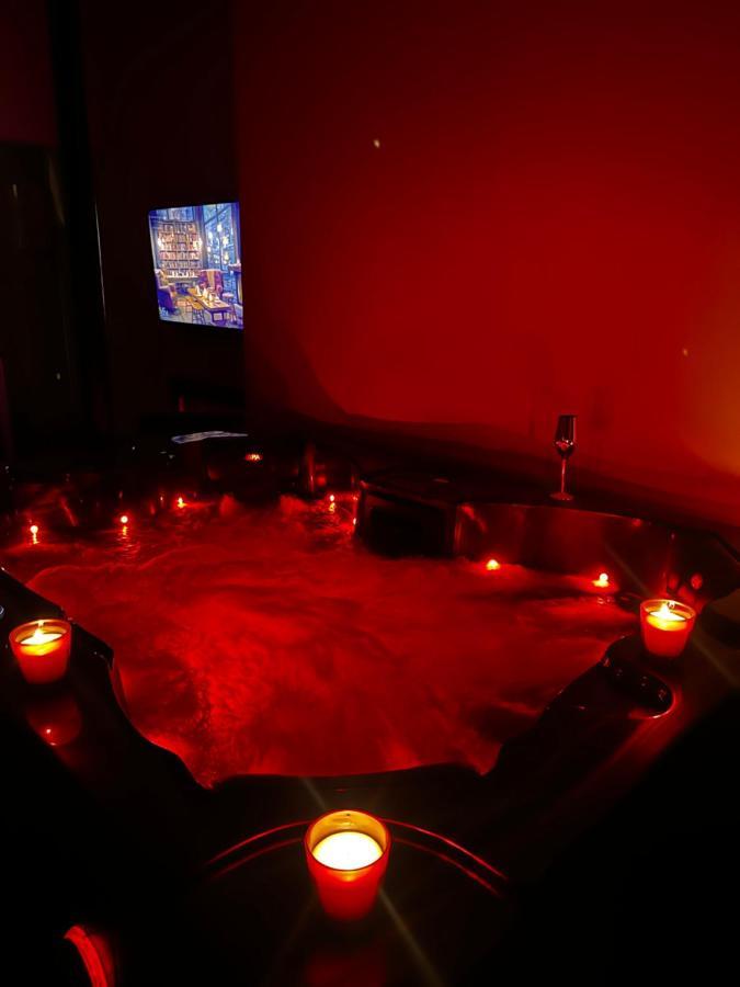 Le Secret D'Adam Apartment รูออง ภายนอก รูปภาพ