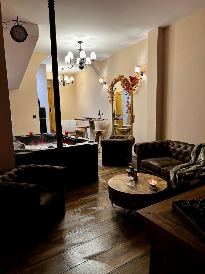 Le Secret D'Adam Apartment รูออง ภายนอก รูปภาพ